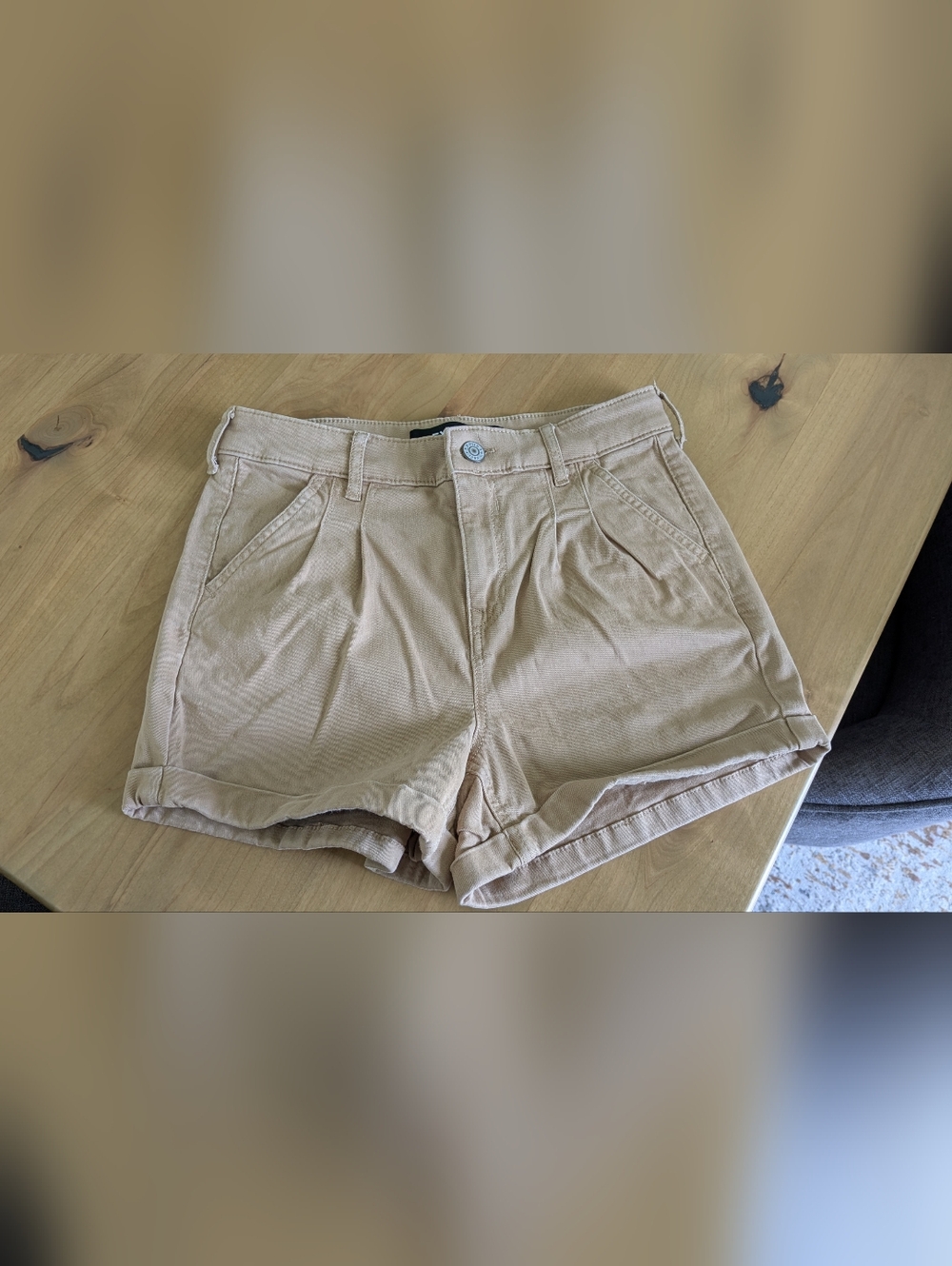 Express High-Rise Women's Cream Shorts